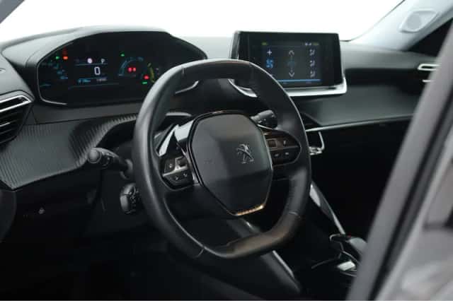 Peugeot e-2008 (2021) thumbnail 5