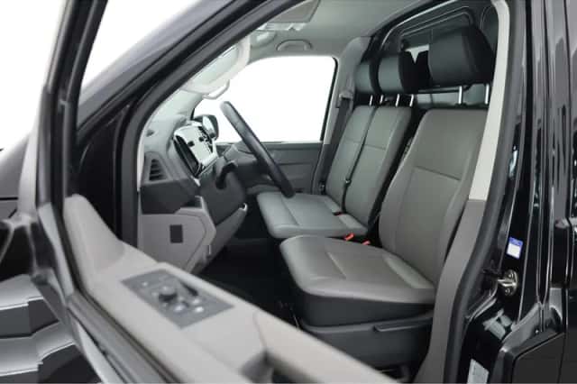 Volkswagen Transporter (2023) thumbnail 3