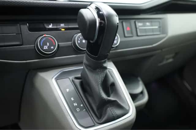 Volkswagen Transporter (2023) thumbnail 6