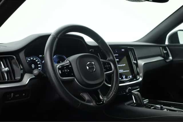 Volvo V60 (2021) thumbnail 6