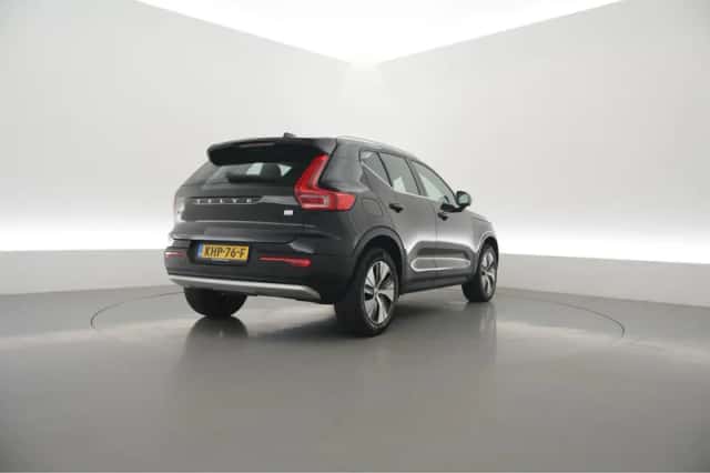 Volvo XC40 (2022) thumbnail 2