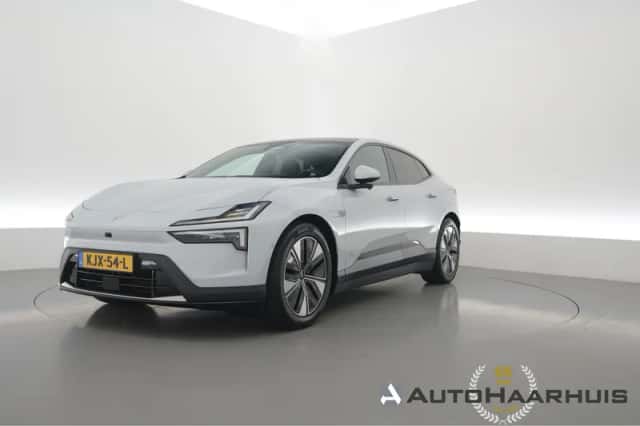 Polestar 4 (2025) thumbnail 1