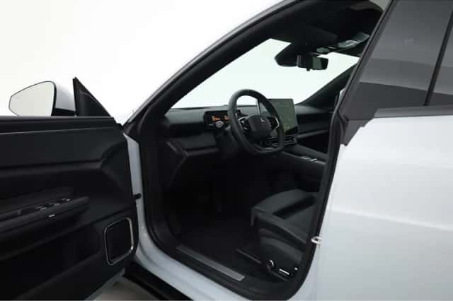 Polestar 4 (2025) thumbnail 5