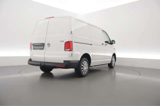 Volkswagen Transporter (2022) thumbnail 2
