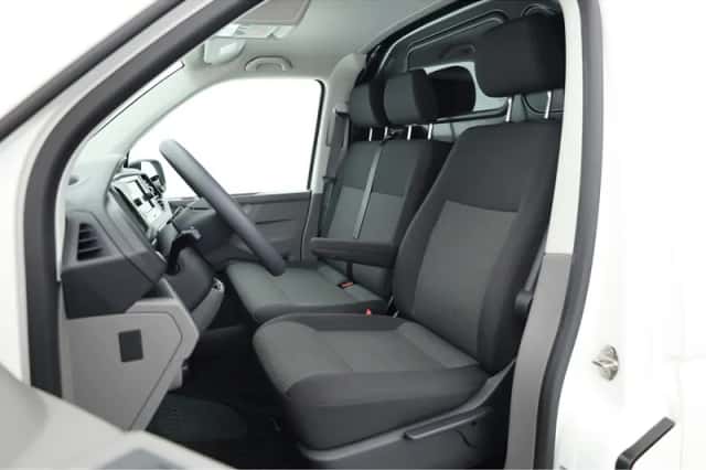 Volkswagen Transporter (2022) thumbnail 3