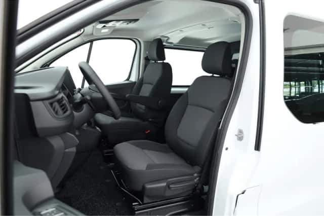 Renault Trafic (2024) thumbnail 3