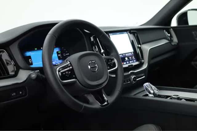 Volvo XC60 (2024) thumbnail 6