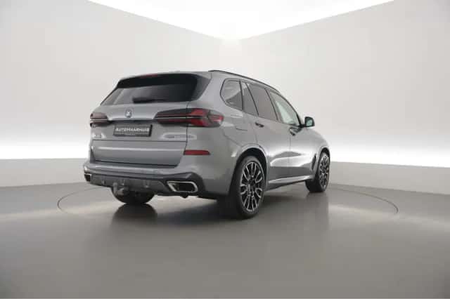 BMW X5 (2025) thumbnail 2