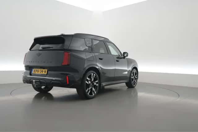 MINI Countryman (2024) thumbnail 2