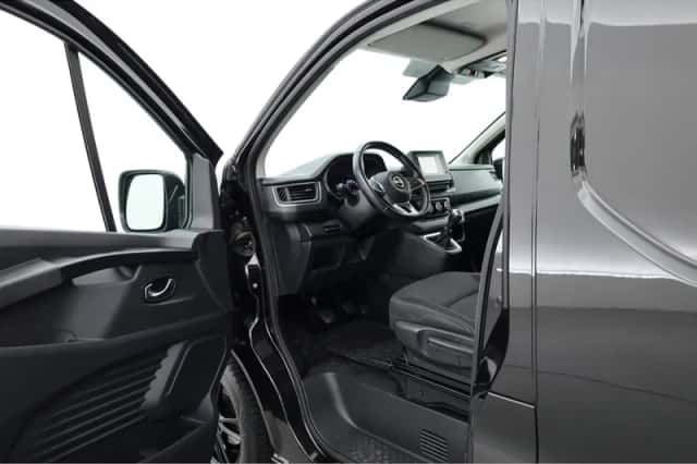Nissan Primastar (2022) thumbnail 5