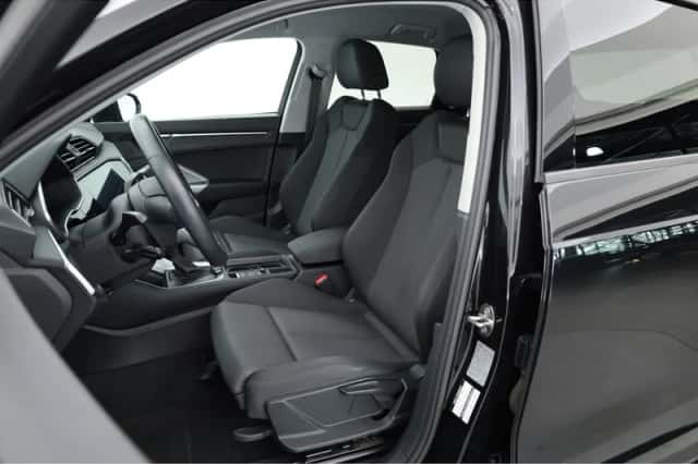 Audi Q3 (2022) thumbnail 3