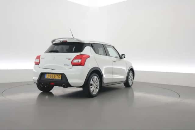Suzuki Swift (2020) thumbnail 2