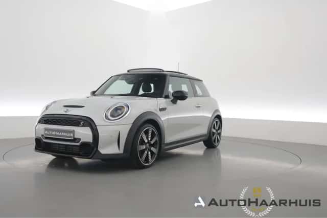 MINI Cooper S (2020) thumbnail 1
