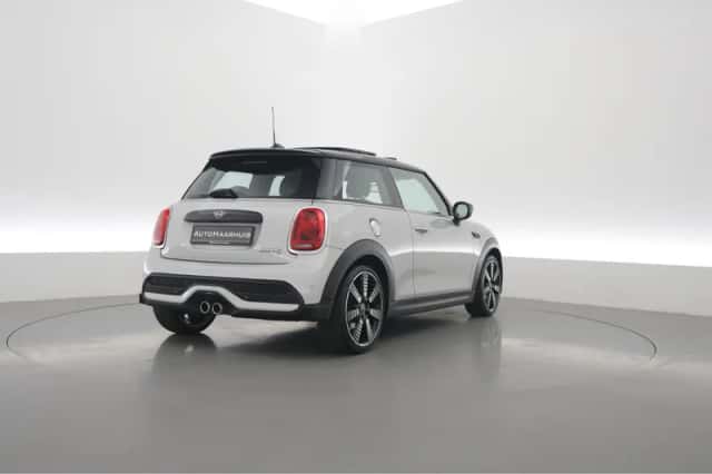 MINI Cooper S (2020) thumbnail 2