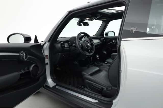 MINI Cooper S (2020) thumbnail 5