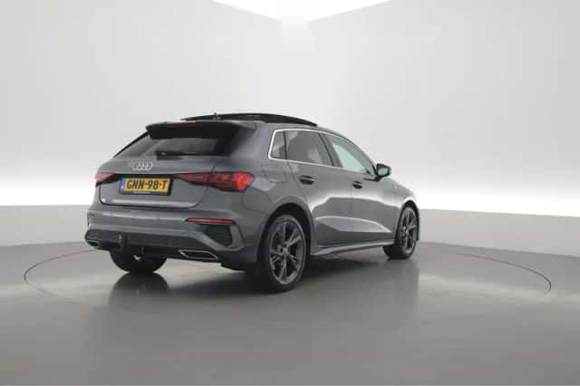 Audi A3 (2023) thumbnail 2