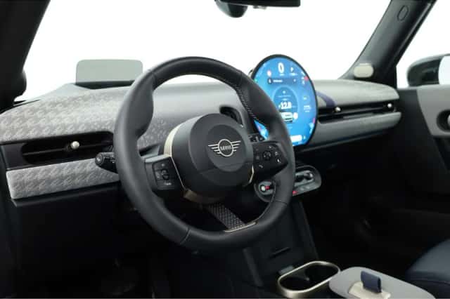 MINI Cooper (2025) thumbnail 5