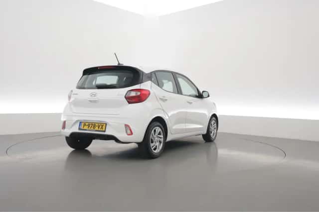 Hyundai i10 (2022) thumbnail 2