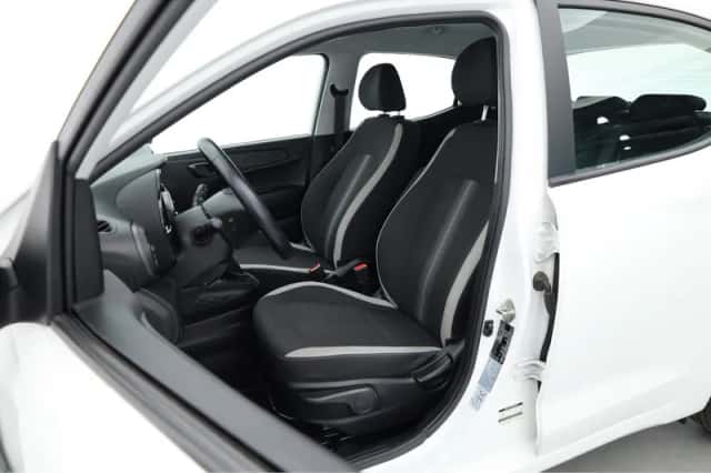 Hyundai i10 (2022) thumbnail 3