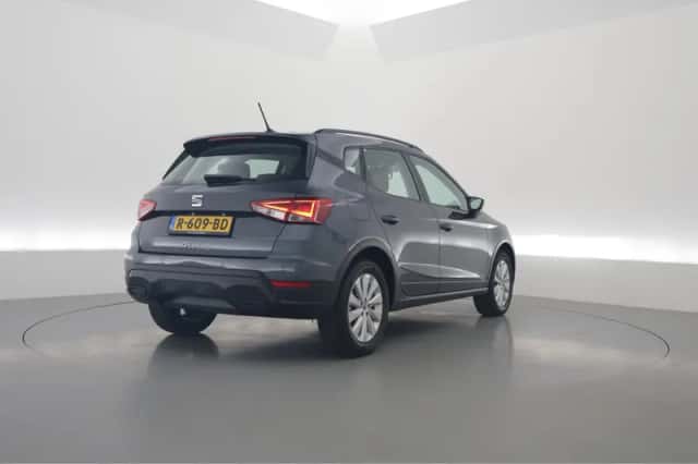 SEAT Arona (2022) thumbnail 2
