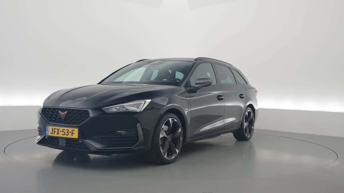 CUPRA Leon Sportstourer (2023) — foto 1