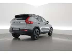 Volvo XC40 (2025) thumbnail 2