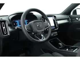 Volvo XC40 (2025) thumbnail 5