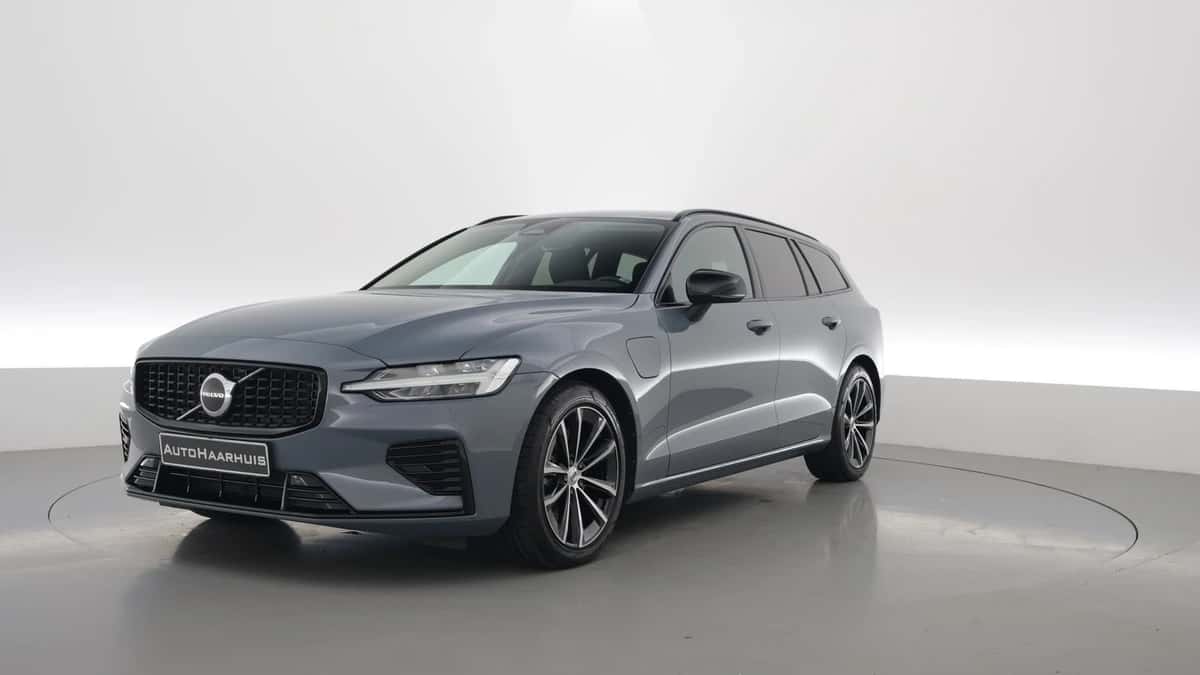 Volvo V60 (2022) — foto 1