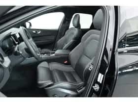 Volvo XC60 (2024) thumbnail 3