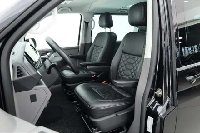 Volkswagen Transporter (2024) thumbnail 3