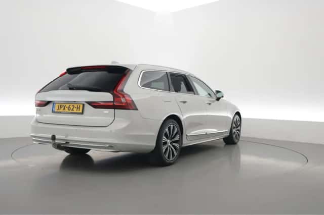 Volvo V90 (2021) thumbnail 2