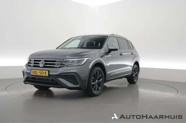 Volkswagen Tiguan (2024) thumbnail 1