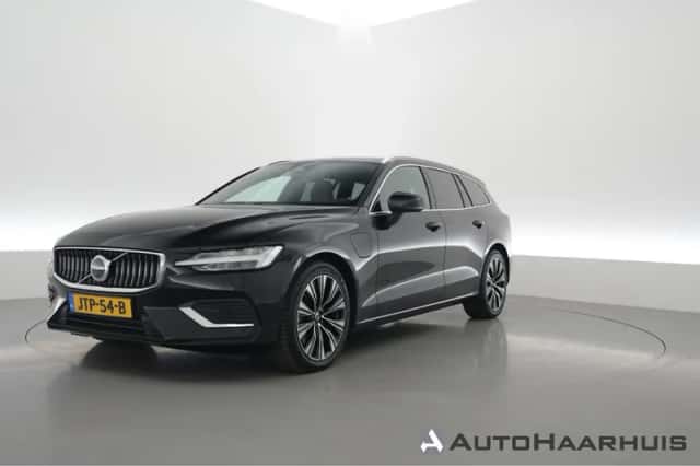 Volvo V60 (2022) thumbnail 1