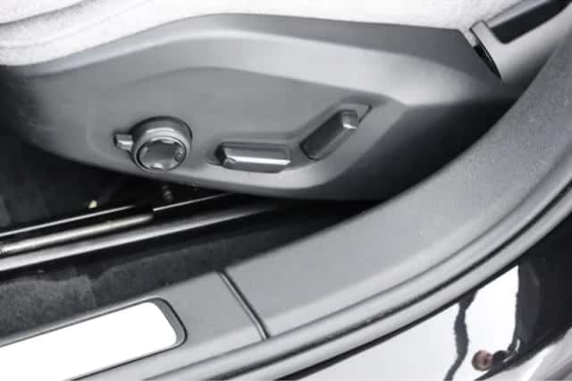 Volvo V60 (2022) thumbnail 5