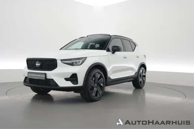 Volvo XC40 (2025) thumbnail 1