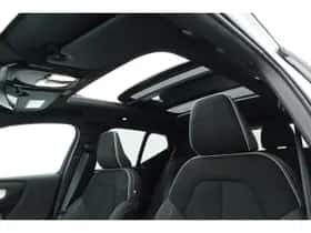 Volvo XC40 (2025) thumbnail 37