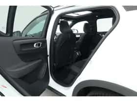 Volvo XC40 (2025) thumbnail 39