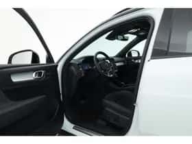 Volvo XC40 (2025) thumbnail 5