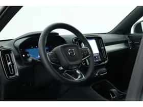 Volvo XC40 (2025) thumbnail 6