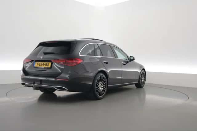 Mercedes-Benz C-Klasse (2023) thumbnail 2