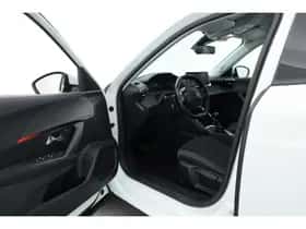 Peugeot 2008 (2021) thumbnail 5