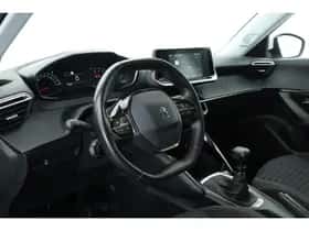 Peugeot 2008 (2021) thumbnail 6