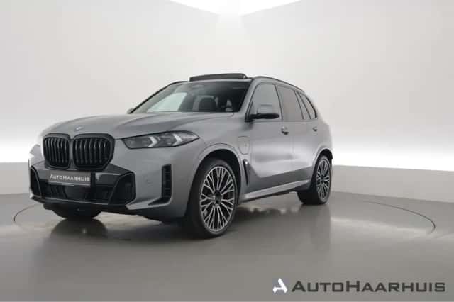 BMW X5 (2025) thumbnail 1
