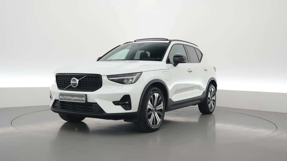 Volvo XC40 (2022) — foto 1