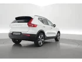 Volvo XC40 (2022) thumbnail 2
