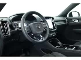 Volvo XC40 (2022) thumbnail 5