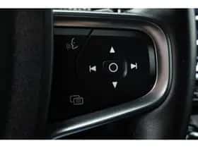 Volvo XC40 (2022) thumbnail 12
