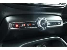 Volvo XC40 (2022) thumbnail 24