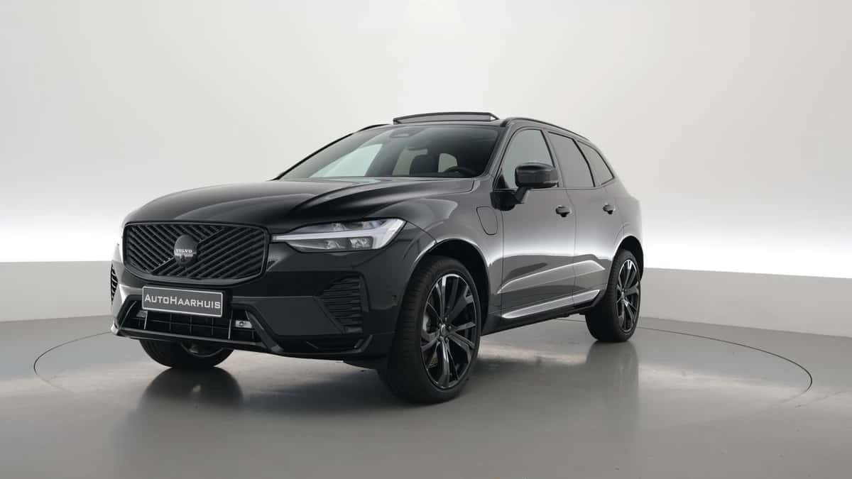 Volvo XC60 (2025) — foto 1