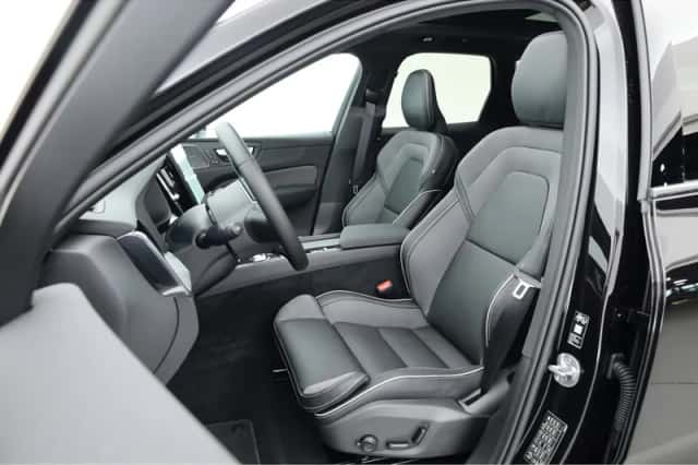 Volvo XC60 (2025) thumbnail 3